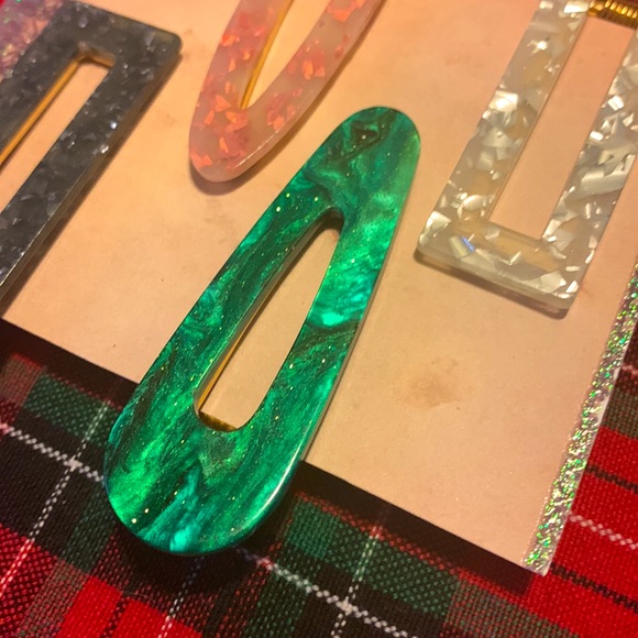 Handmade sparkle glitter resin 4 piece barrette hair clip set - Picture 5 of 8